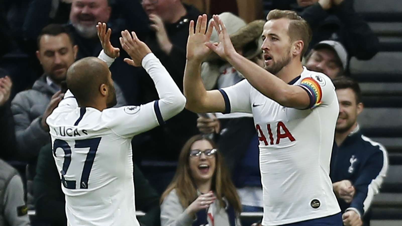 Kane is already a Premier League legend & he makes me a better player - Moura - Bóng Đá