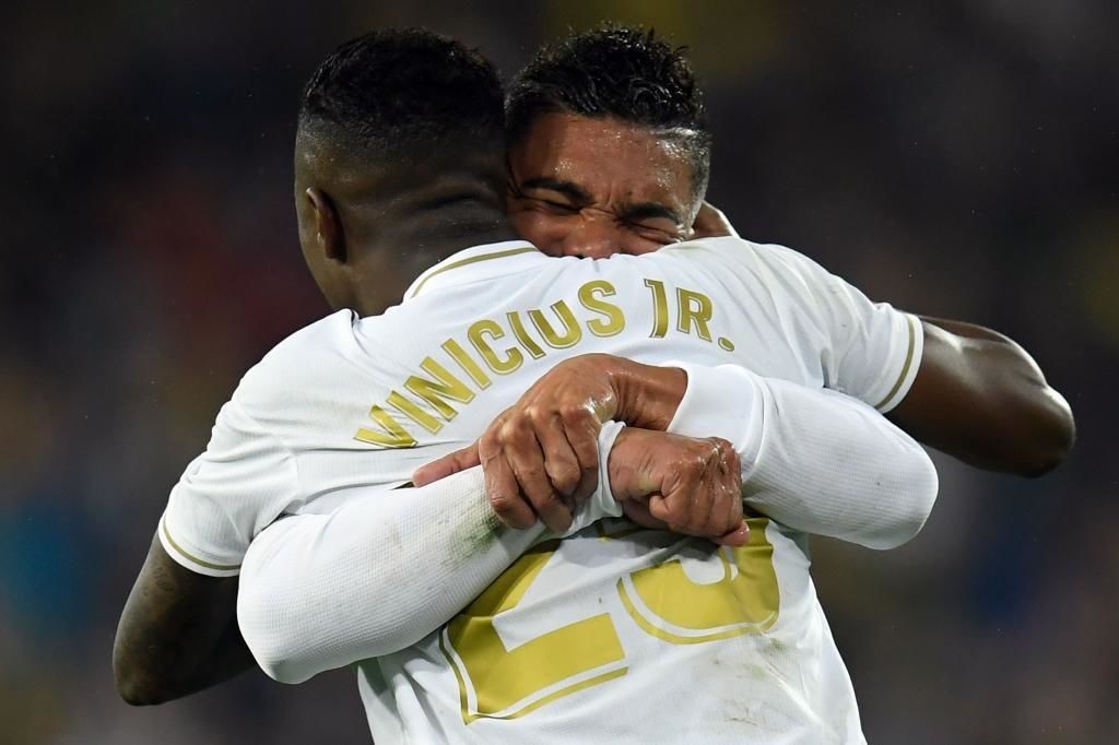 The images you may have missed from El Clasico - Bóng Đá