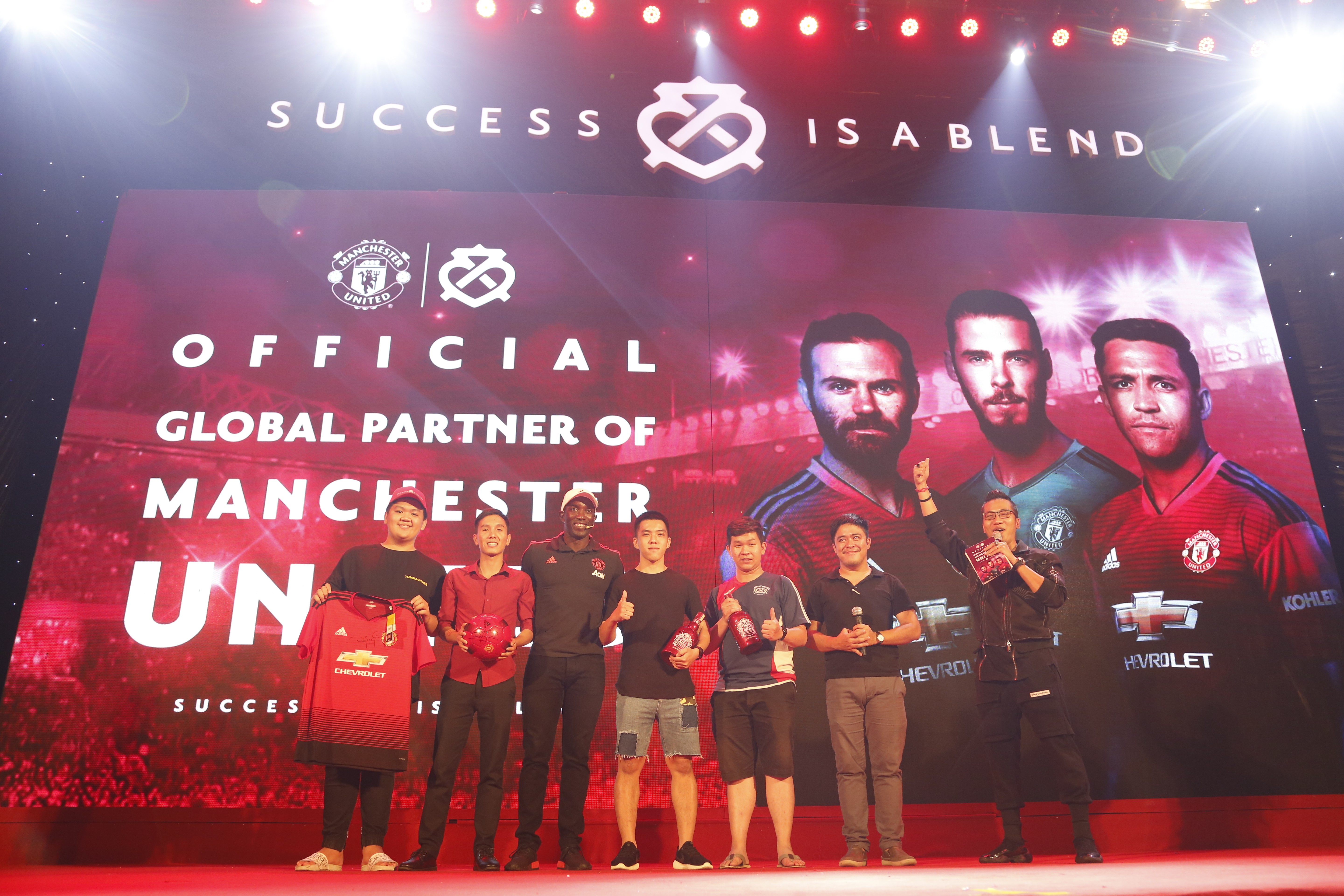 Fan Việt lùng vé xem trận MU - Inter Milan tại Singapore - Bóng Đá