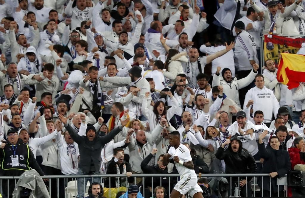 The images you may have missed from El Clasico - Bóng Đá