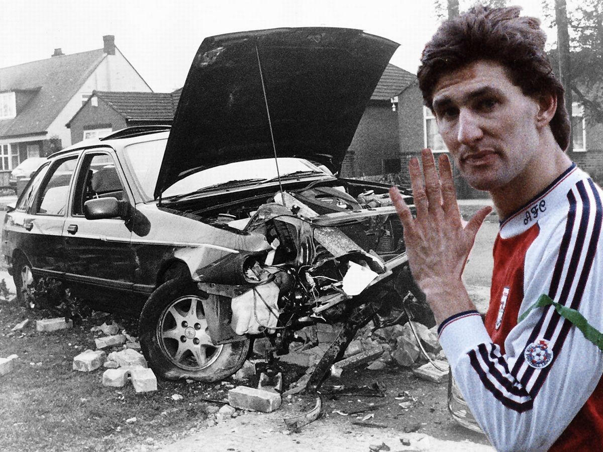 Sao bóng đá ngồi tù - Bóng Đá