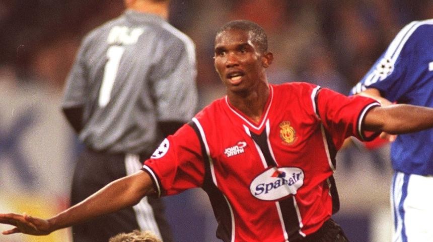 Những bức ảnh tái hiện lại sự nghiệp vinh quang của 'báo đen' Samuel Eto'o - Bóng Đá