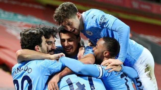 GUNDOGAN LANDS PREMIER LEAGUE POTM AWARD - Bóng Đá