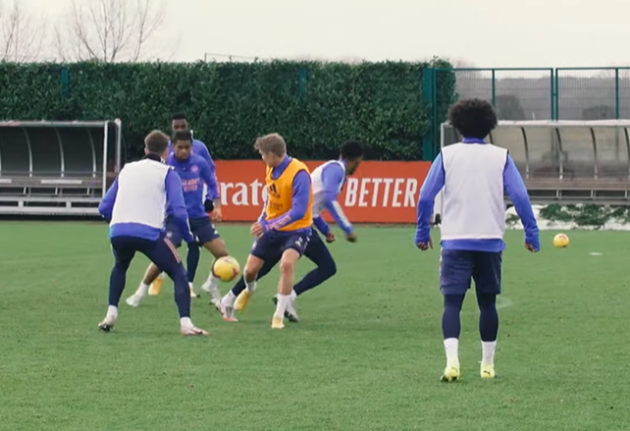 Martin Odegaard pulls off stunning backheel nutmeg assist in Arsenal training session  - Bóng Đá