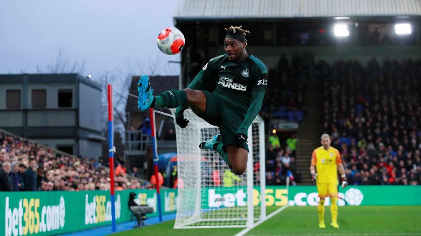 10 hình ảnh ấn tượng vòng 27 EPL: Emirates mở hội; Quỷ đỏ thăng hoa - Bóng Đá