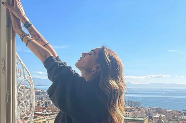 Melissa Satta under the sun of Naples: 