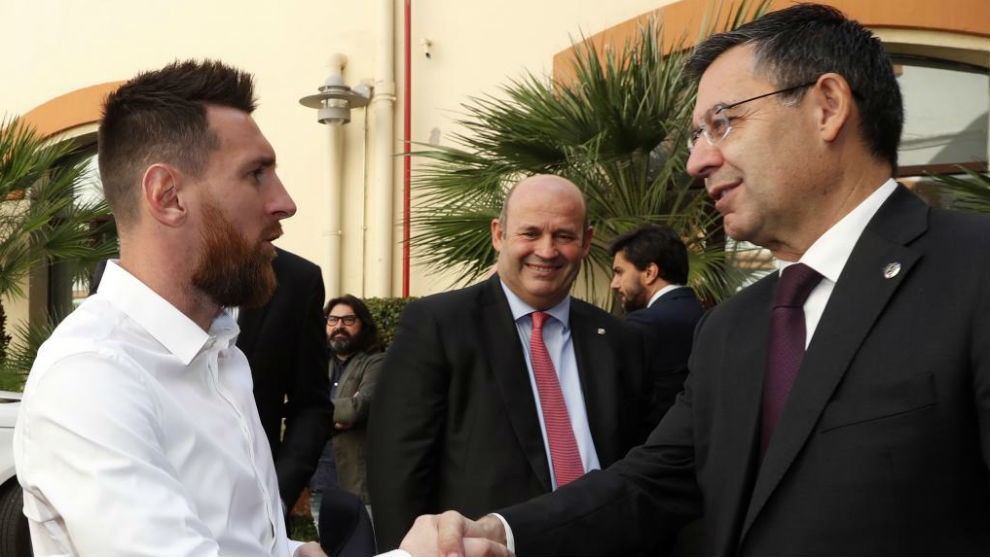 Messi's annoyance with Barcelona - Bóng Đá