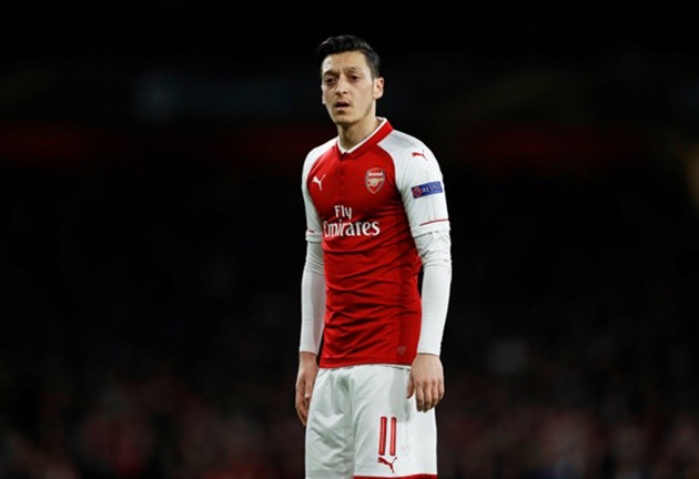 Mesut Ozil will not be remembered as an Arsenal great, according to Kevin Campbell - Bóng Đá