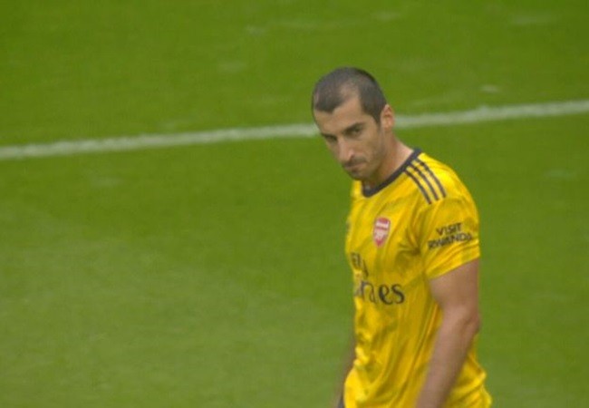 Please, let Mikhitaryan goes with Mustafi. He is killing the team. It is ridiculous. - Bóng Đá