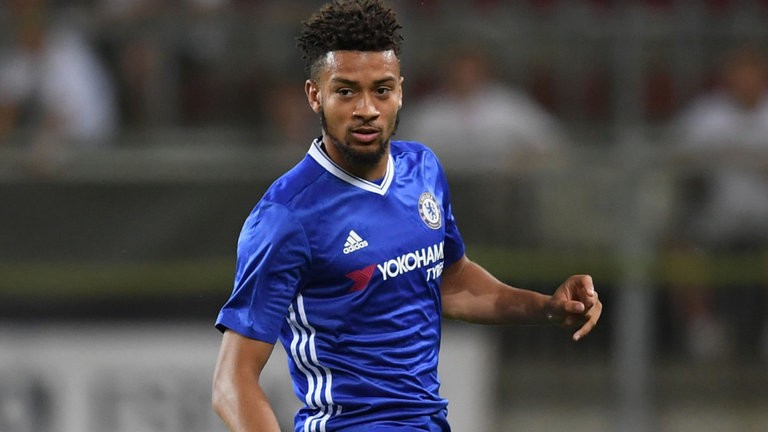 10 năm khoác áo 17 CLB, cuối cùng trung vệ Chelsea cũng được 'giải thoát' - Bóng Đá