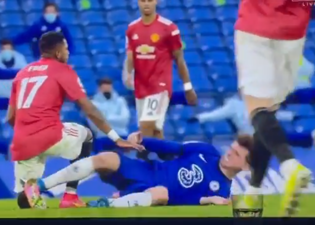Chelsea vs Man Utd: Footage emerges of Mason Mount kicking out at Fred - Bóng Đá
