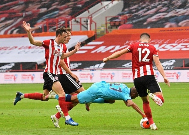 'Ác mộng' VAR hiện về, Tottenham thua thảm trên sân Sheffield - Bóng Đá