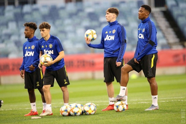 Coronavirus: Man Utd players being tested on Carrington arrival and exit - Bóng Đá
