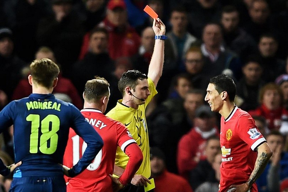 Manchester United: Red Devils fans fume at Michael Oliver’s announcement - Bóng Đá