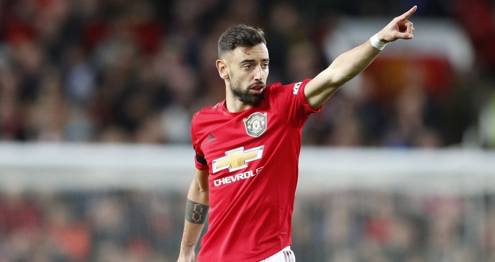 crouch on Bruno Fernandes - Bóng Đá
