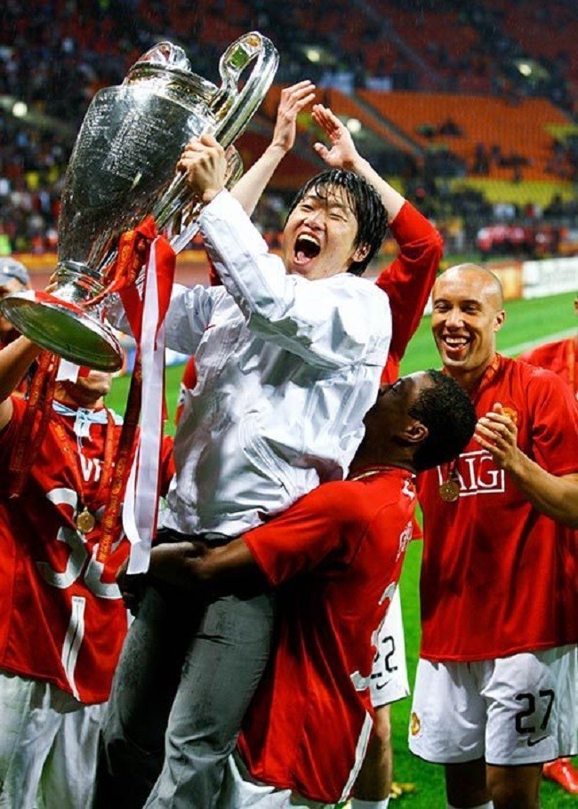 Nhìn lại ngày Park Ji-sung 'bỏ túi' Pirlo ở C1 - Bóng Đá