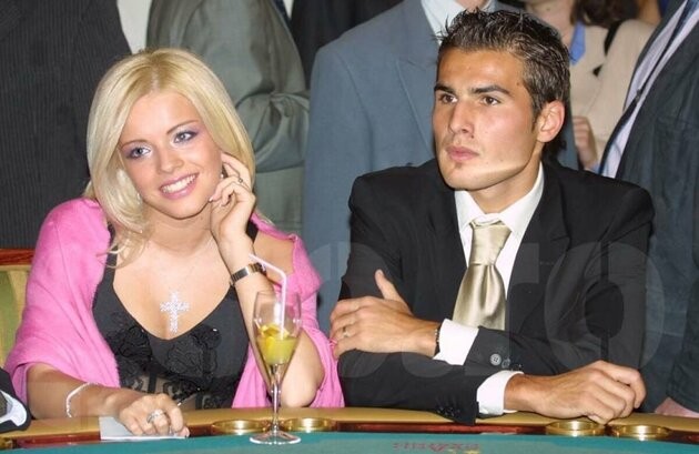 Cầu thủ ngoại tình - Bóng Đá