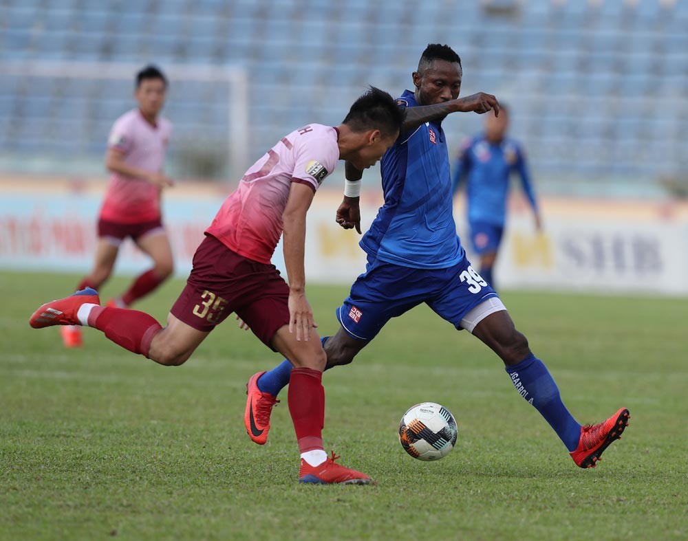 Dư âm 4 trận đấu sớm vòng 15 V-League: Quảng Nam hồi sinh, TP.HCM trở lại đường đua - Bóng Đá