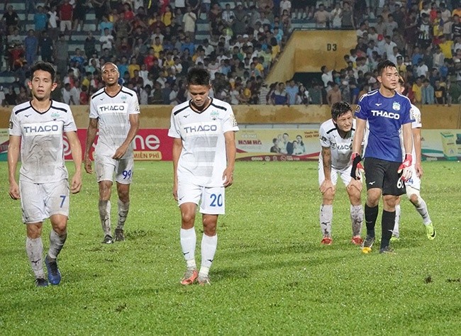 HAGL và cuộc đua trụ hạng: Phía sau lưng là vực thẳm - Bóng Đá