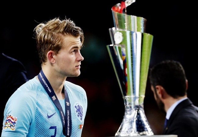 Từ Ballack đến Messi: 8 khoảnh khắc 'đau lòng' của những kẻ bại trận - Bóng Đá