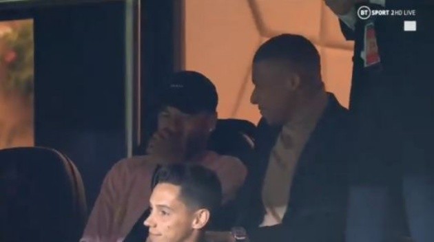 Neymar and Kylian Mbappe spotted laughing at Real Madrid as Paris Saint-Germain seal emphatic win - Bóng Đá
