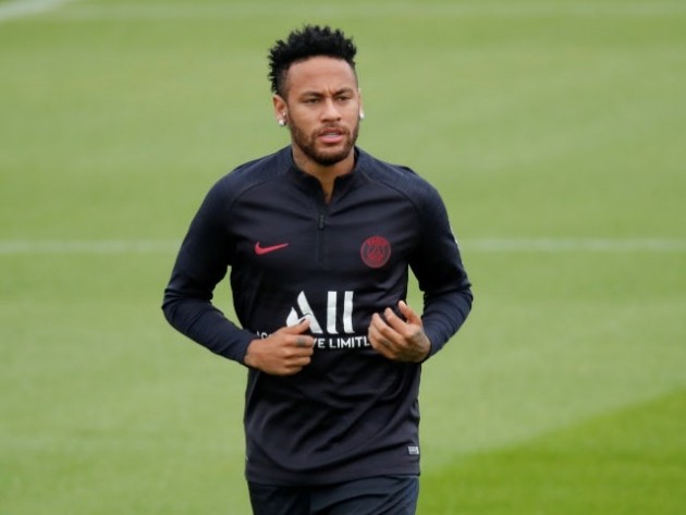 PSG kiên quyết, Neymar tiếp tục 