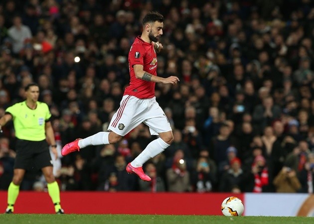 Last man to save Fernandes penalty tells Premier League goalkeepers how to stop Man Utd star - Bóng Đá