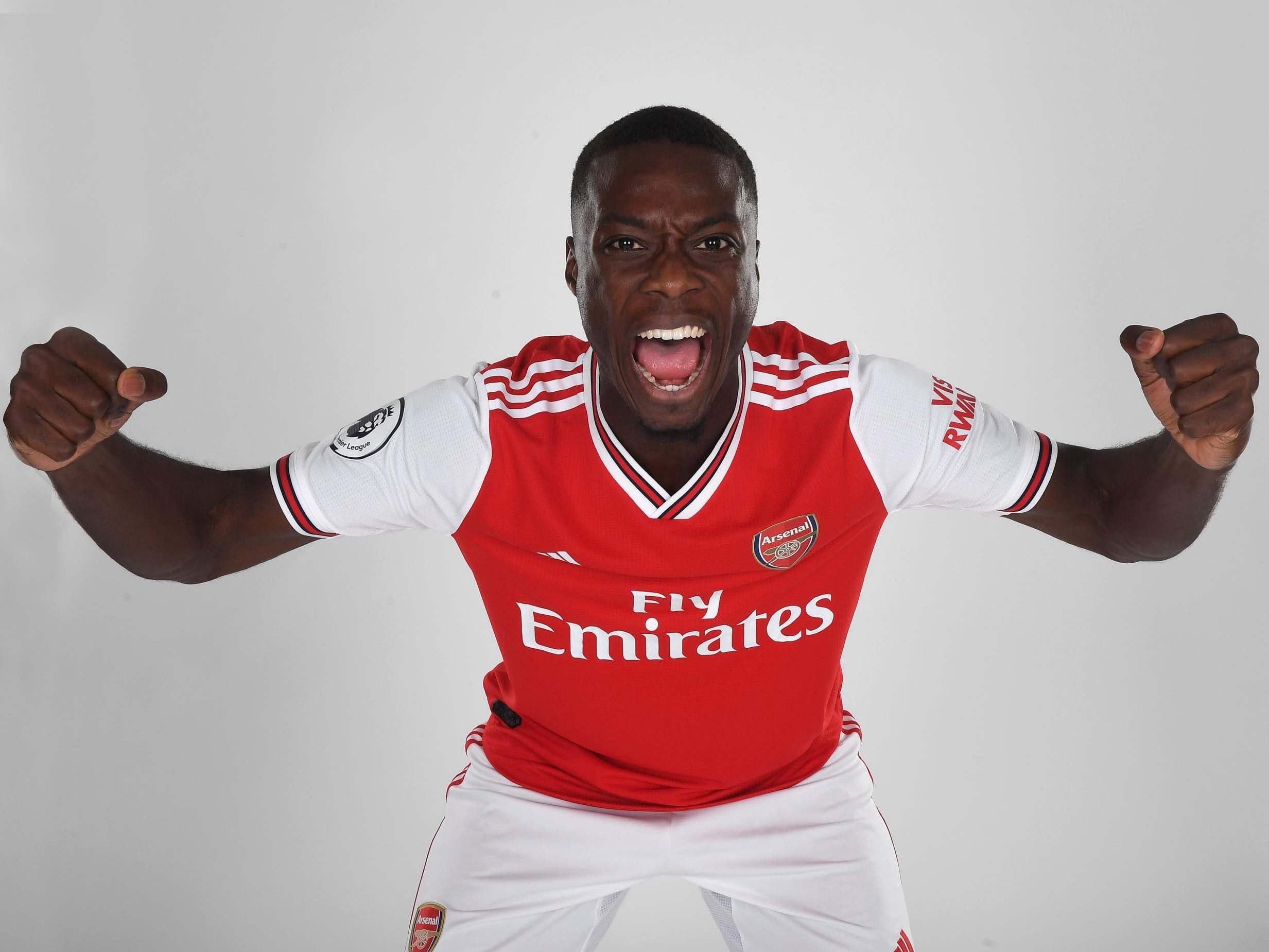 Sao 72 triệu của Arsenal bị chỉ trích chỉ biết 