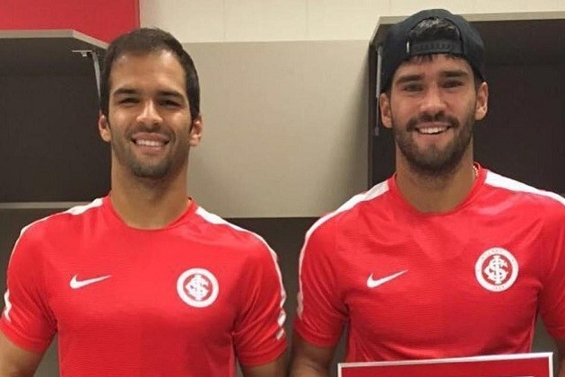 Alisson's ex-coach names Ali's childhood hero - Bóng Đá