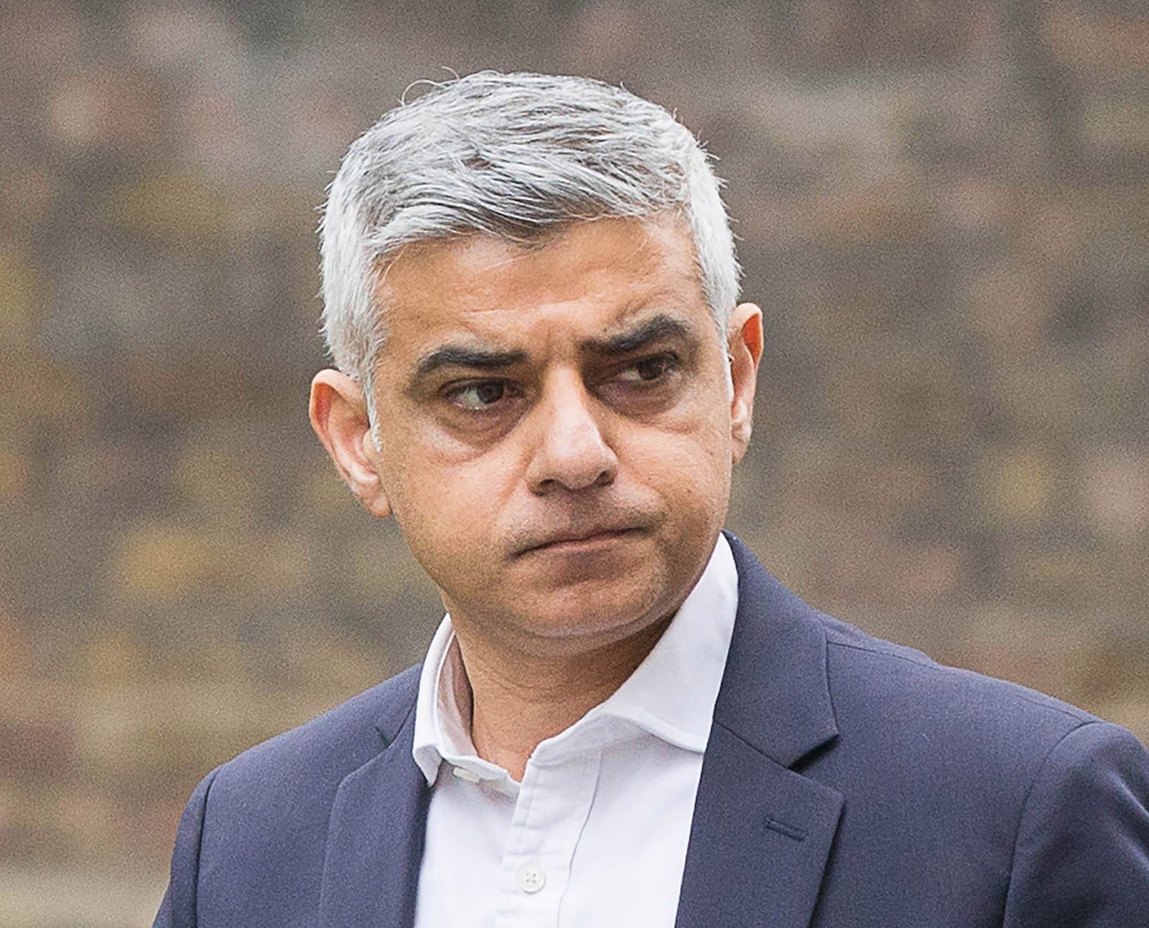Premier League return could lead to coronavirus spread - London mayor Khan - Bóng Đá