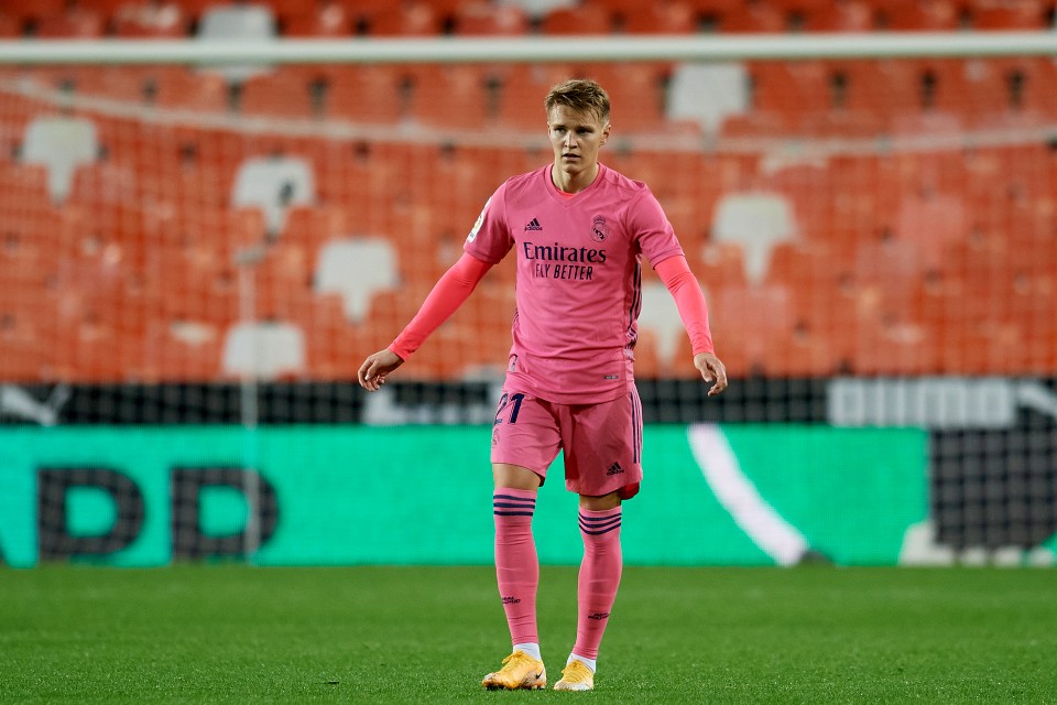 Về Arsenal thay Ozil, Odegaard bị nói lời phũ phàng - Bóng Đá