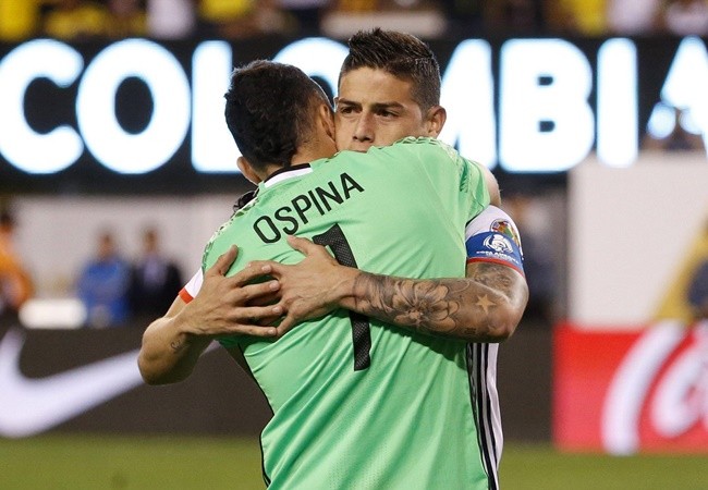 Từ Dzeko đến James: Các cầu thủ bạn không nghĩ họ có quan hệ cực kỳ gần gũi - Bóng Đá