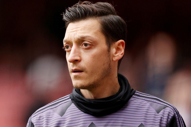Pierre-Emerick Aubameyang sends heartfelt farewell message to Mesut Ozil    - Bóng Đá