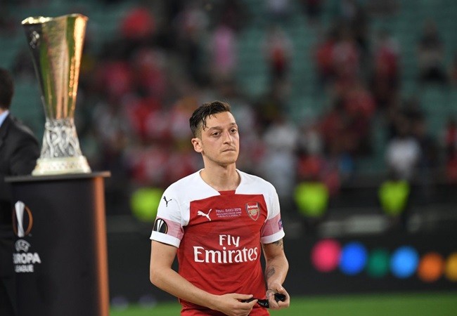 Unai Emery forced to keep Mesut Ozil due to lack of interest - Bóng Đá