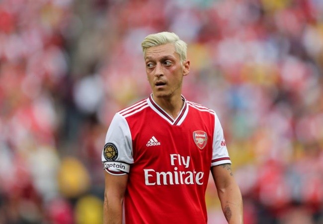 Why Arsenal star Mesut Ozil is missing from squad for Eintracht Frankfurt Europa League tie - Bóng Đá