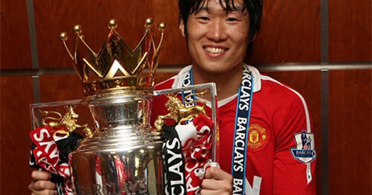 Nhìn lại ngày Park Ji-sung 'bỏ túi' Pirlo ở C1 - Bóng Đá