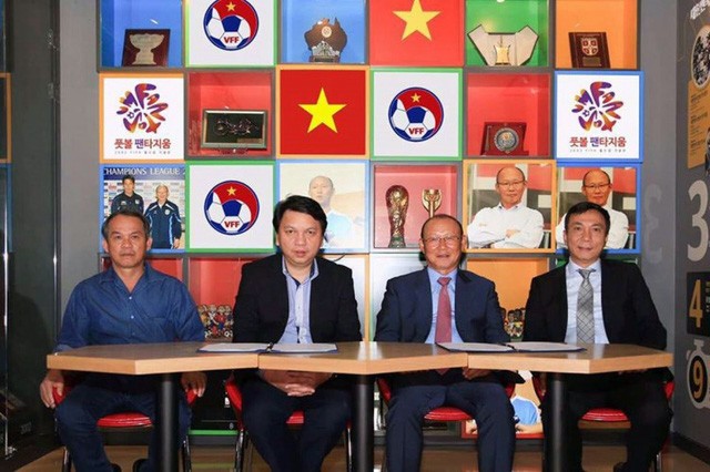 Tái ký hợp đồng với thầy Park: Bản chất vấn đề và việc đánh tráo khái niệm - Bóng Đá