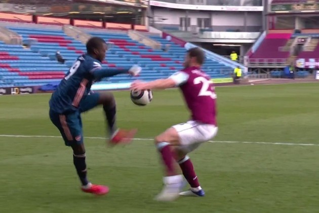 Trách VAR, Nicolas Pepe nên trách luôn chính mình - Bóng Đá