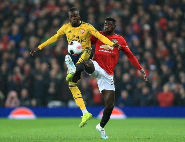 'Tàng hình' trước M.U, bom tấn Arsenal bị huyền thoại 'dìm tận đáy' - Bóng Đá