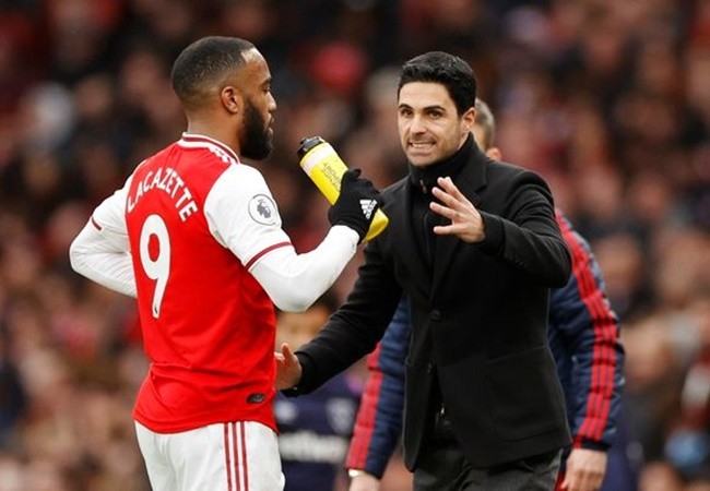 Mikel Arteta makes decision on Alexandre Lacazette’s Arsenal future amid interest from Atletico Madrid - Bóng Đá