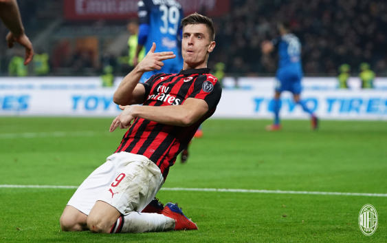 Barca nhắm Krzysztof Piatek - Bóng Đá