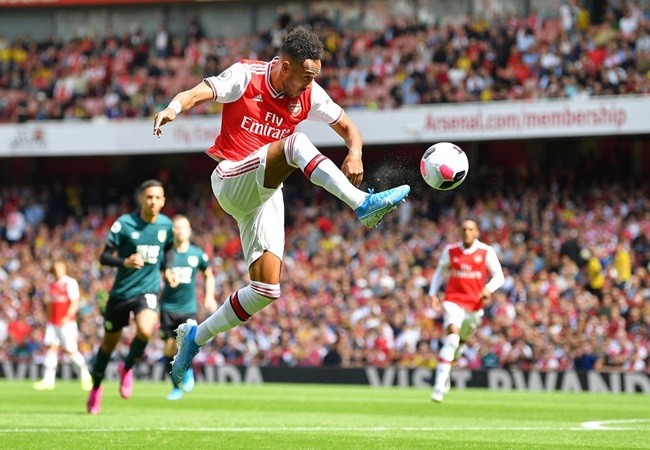 Arsenal preparing incentive-based contract offer to keep Pierre-Emerick Aubameyang at the Emirates - Bóng Đá