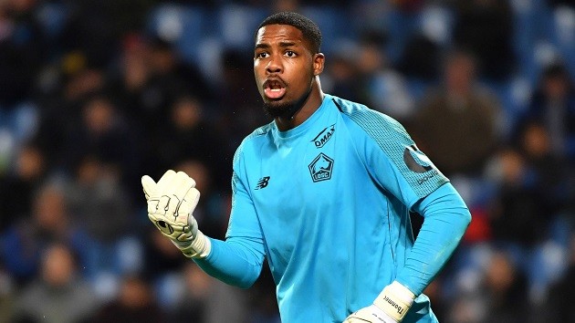 Sky Sports: Chelsea consider bid for Lille keeper Mike Maignan - Bóng Đá