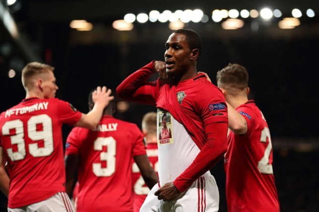 Ighalo: I went to the translator's room because the [Shanghai] director doesn't speak English. I said 'M.U want to speak' - Bóng Đá