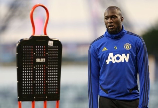 Manchester United lower Romelu Lukaku’s chances of leaving after demanding £90m fee from Inte   - Bóng Đá