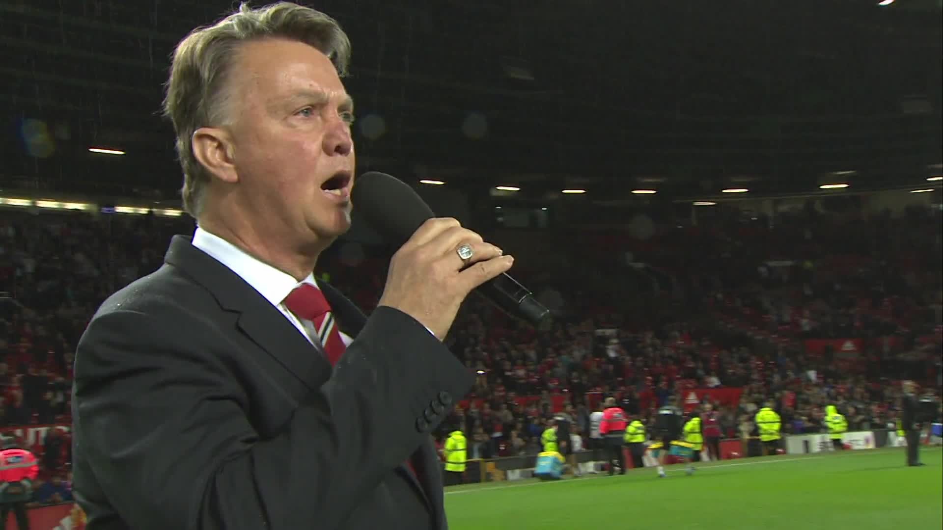 Louis van Gaal watches Man United - AZ from the stands - Bóng Đá