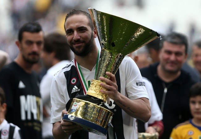 West Ham 'make loan offer for former Chelsea striker Gonzalo Higuain - Bóng Đá