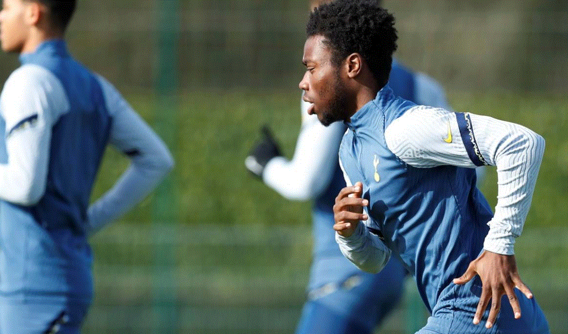 Ảnh tập Tottenham - thái độ của Mourinho trên sân - Bóng Đá