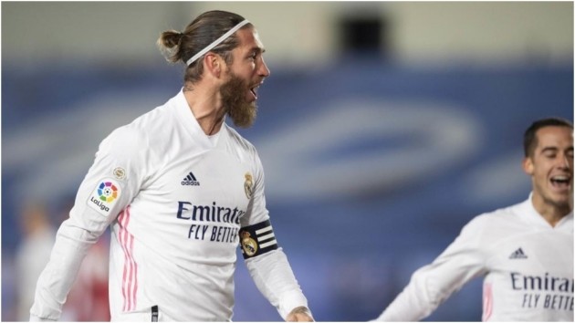 Manchester United should consider a swoop to sign Real Madrid legend Sergio Ramos on a free transfer in the summer, according to Dimitar Berbatov - Bóng Đá