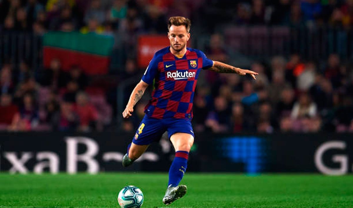 The Camp Nou turns on Rakitic - Bóng Đá